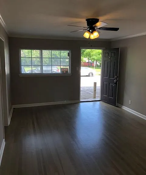 3250 Tampa St #8 — Photo 3