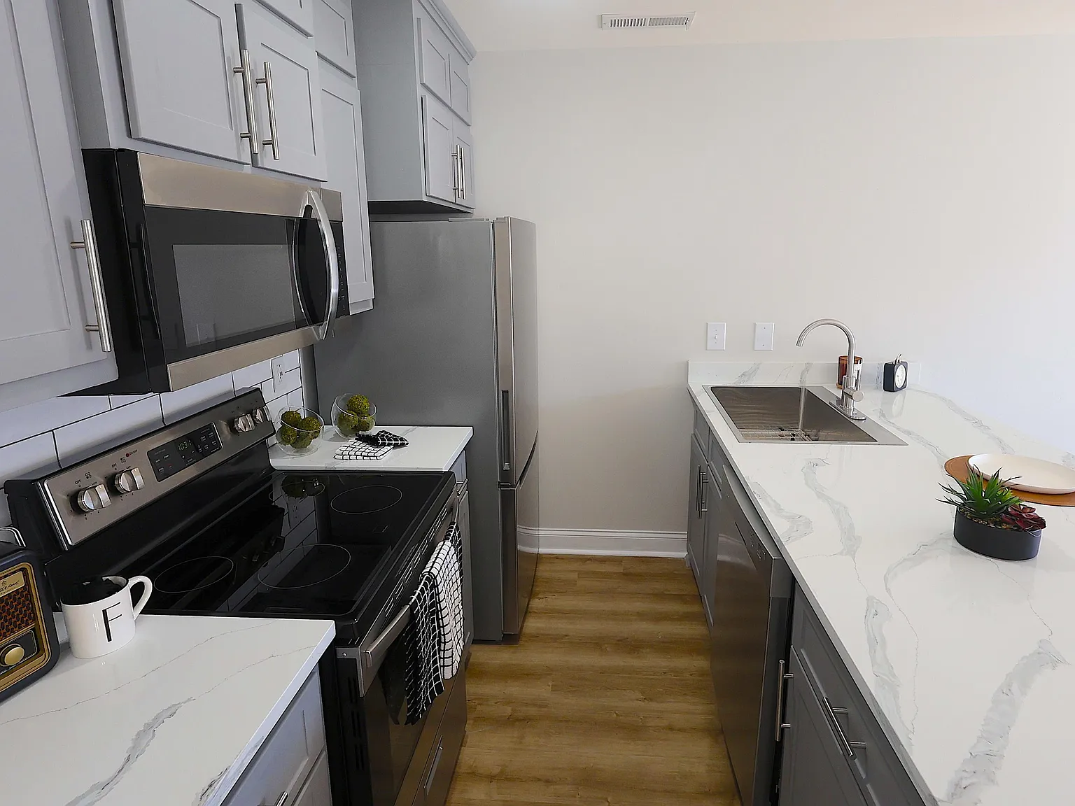 Faris Residences Strawberry Station — Photo 4