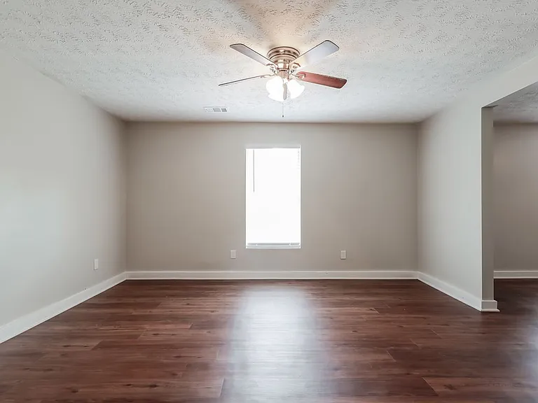 1472 California Ave — Photo 8