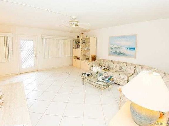 5th image of 3037 Lyndhurst J #3037