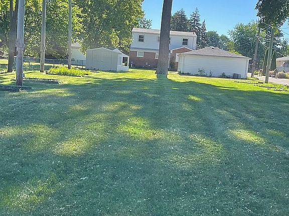 3rd image of 30129 Greater Mack Ave