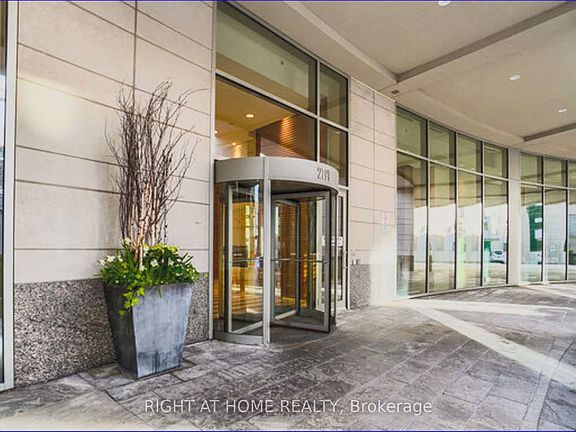 3rd image of 2191 Yonge St #2010