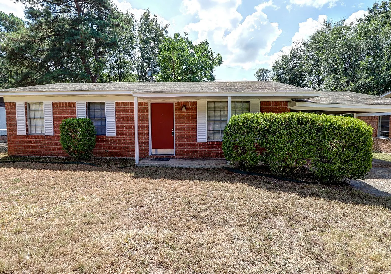 2 Bedroom 1 Bathroom House For Rent — Photo 1
