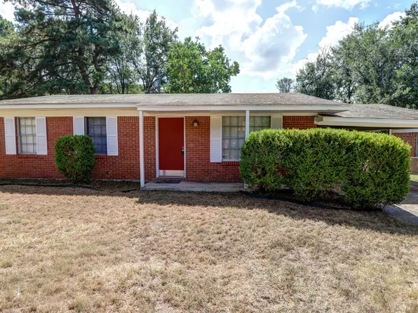 711 Hillview St, Texarkana, TX 75501