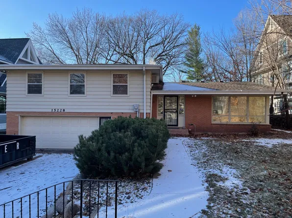 15228 Fish Point Rd SE, Prior Lake, MN 55372