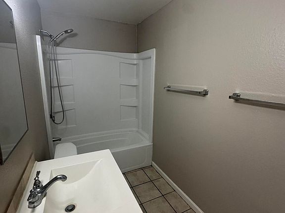 5th image of 1333 W 5th St APT B