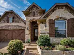 407 Dominion Dr, Euless, TX 76039