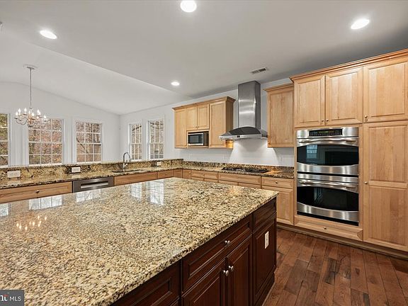 5th image of 7009 Quander Rd