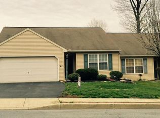 10 Mill Pond Dr, Lancaster, PA 17603