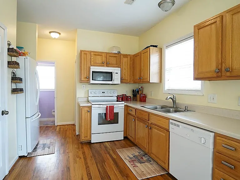 4320 Bay Rum Ln — Photo 8