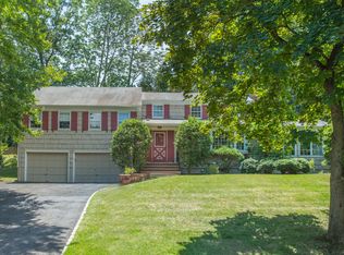 9 Fielding Rd, Short Hills, NJ 07078