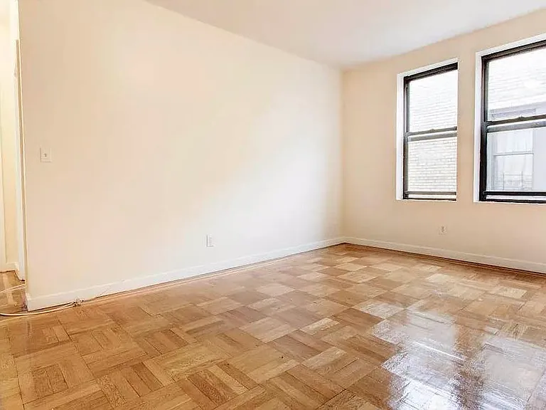 712 W 176th St #3D — Photo 3
