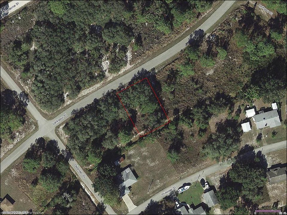 2nd image of 939 Larkspur St