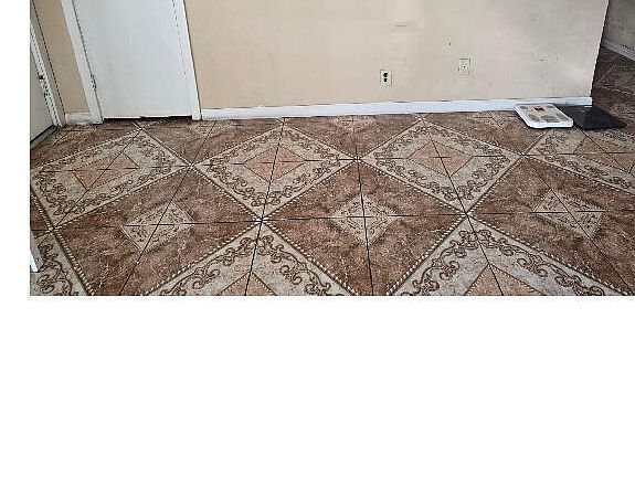 5th image of 914 W Sahuaro Drive