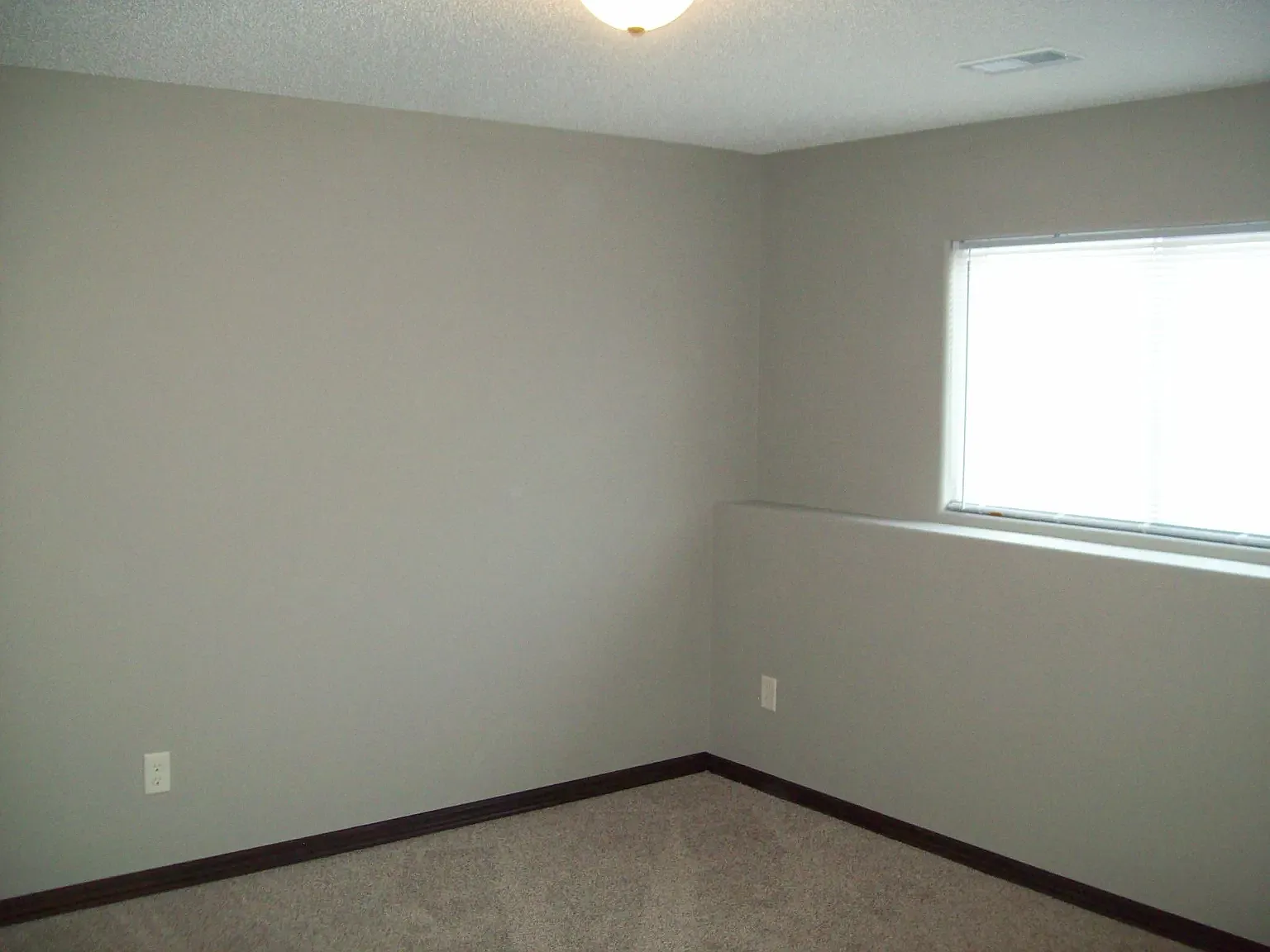 4 bed, 2100 sqft, $1,895 — Photo 4