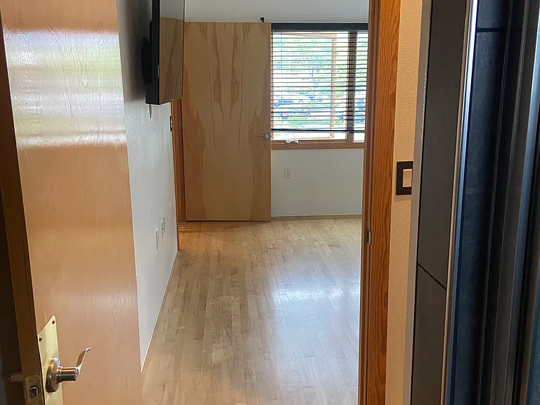 9339 Hilton Ave NE — Photo 21