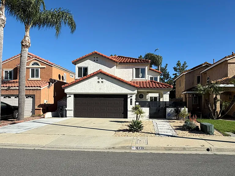 16139 Firestone Ln — Photo 1