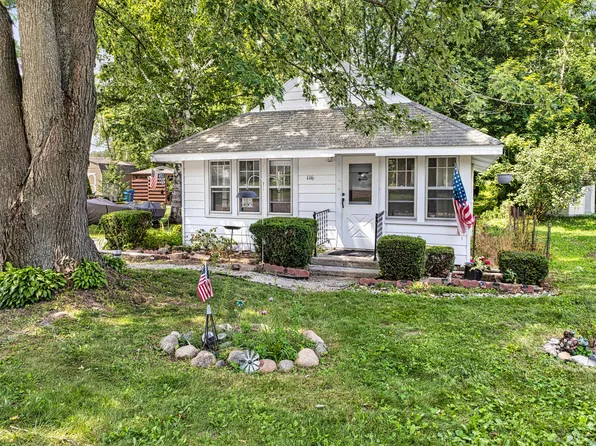 116 Flora Ave, Houghton Lake, MI 48629
