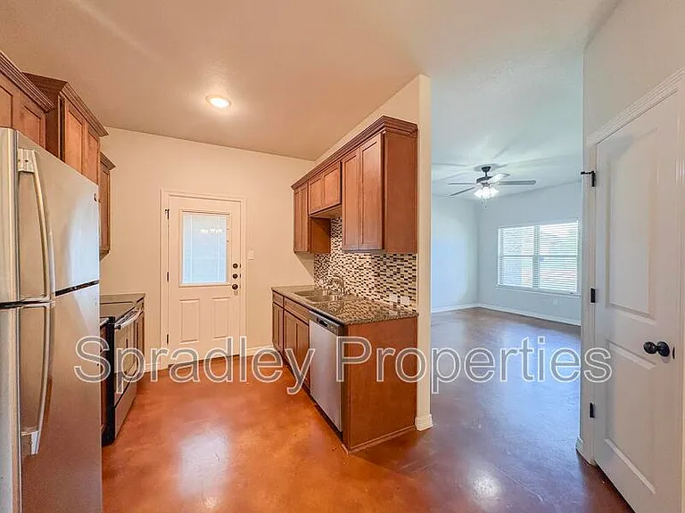 205B Sparrow Cv — Photo 3