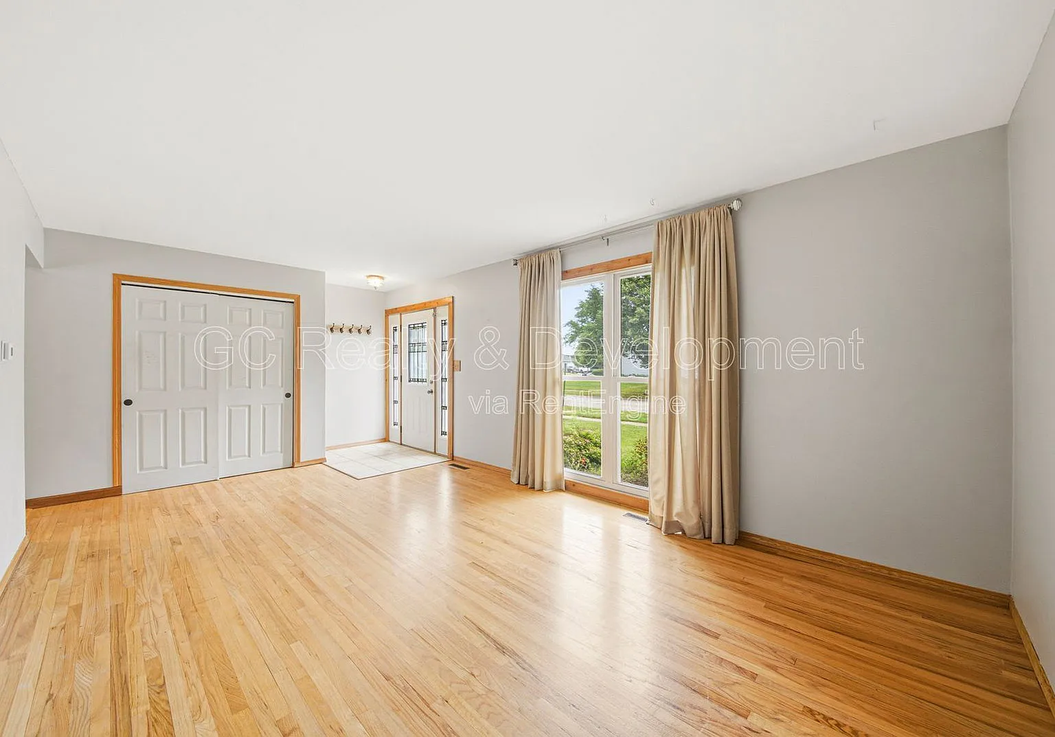 4 bed, 2.0 bath, 1683 sqft, $2,850 — Photo 3