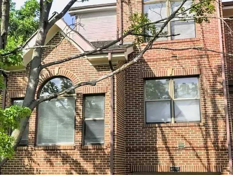 1443 Hampton Hill Cir — Photo 1