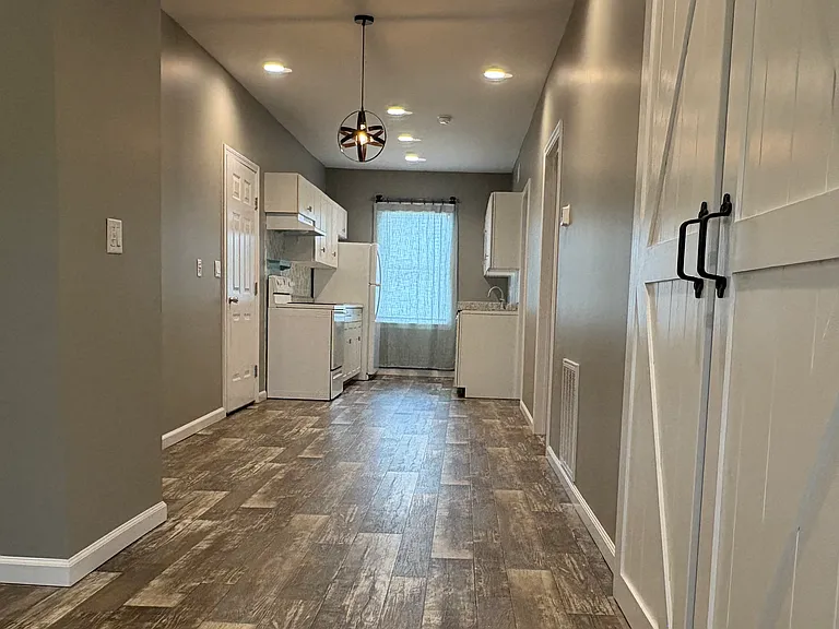 103 E Waterford St #3 — Photo 3
