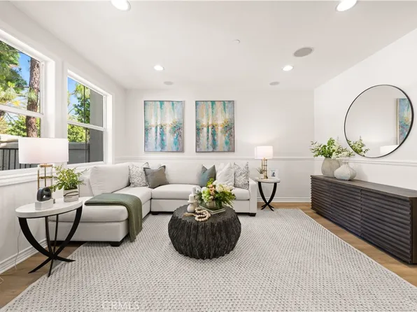 76 Trailing Vine, Irvine, CA 92602