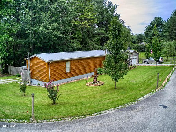 5th image of 810 Mitchell Ln
