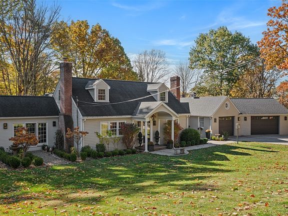 3rd image of 347 McCoy Place Rd