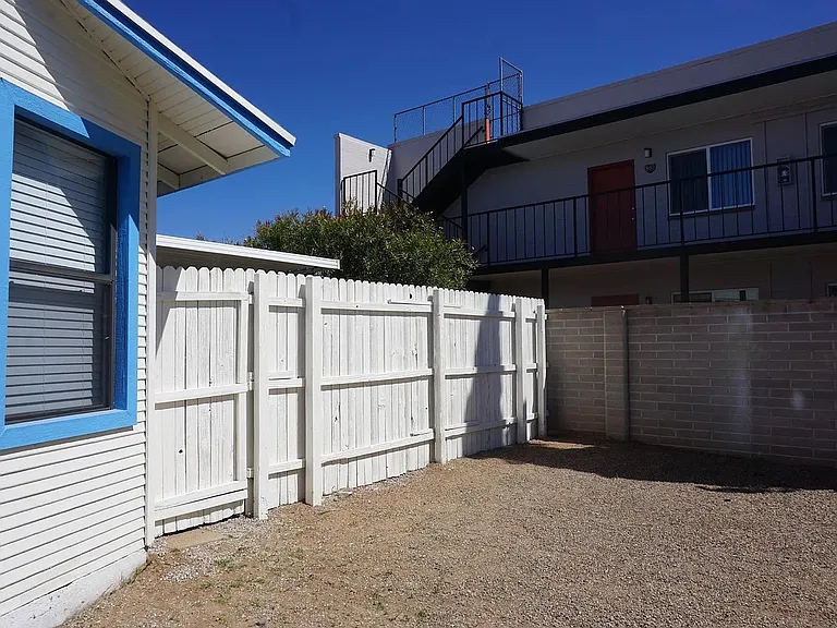 838 E Adams St #1 — Photo 10