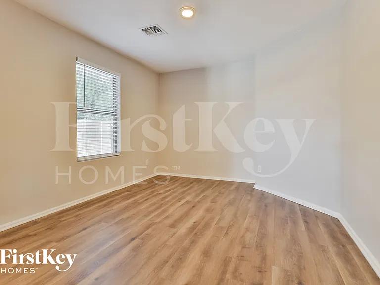 425 W Jersey Way — Photo 7