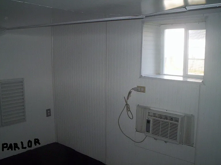 241 E Union St — Photo 15