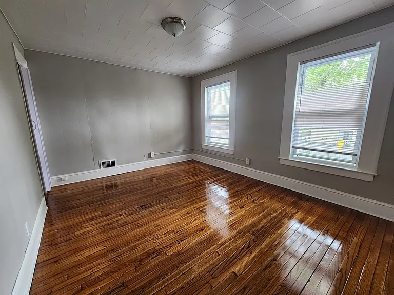 202 Hallock Ave #2022 — Photo 6