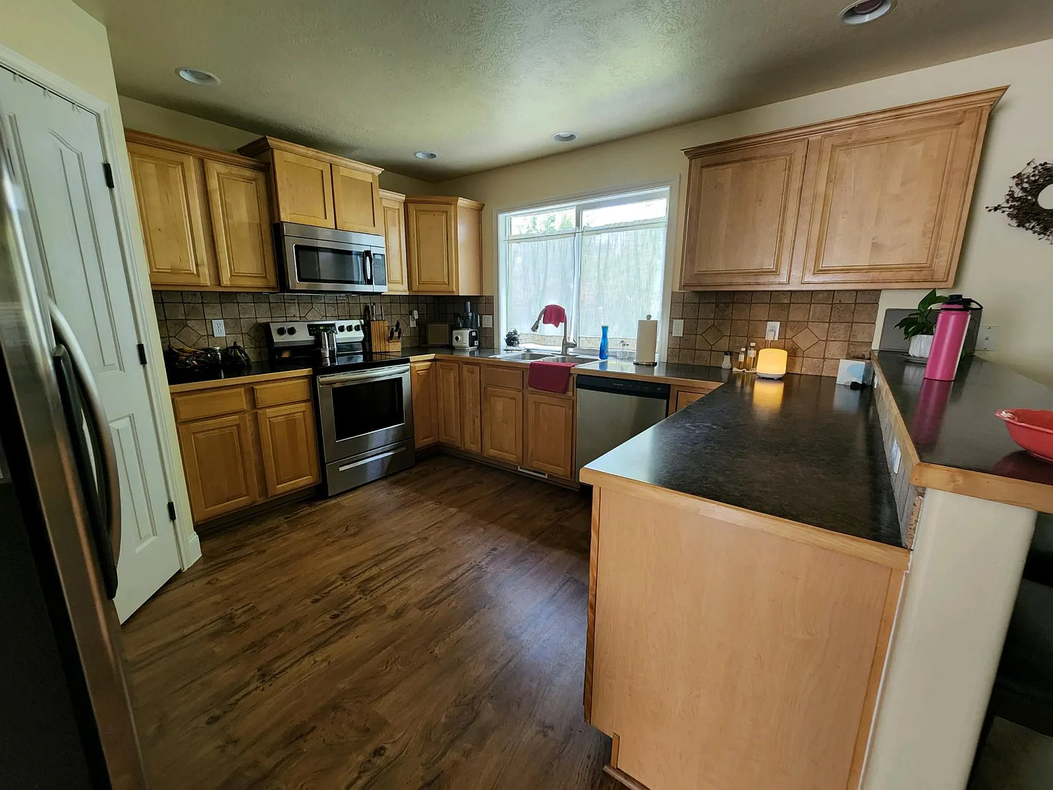 4372 E Burgundy Dr — Photo 2