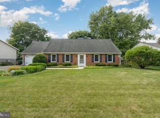 52 Holly Dr, Leola, PA 17540