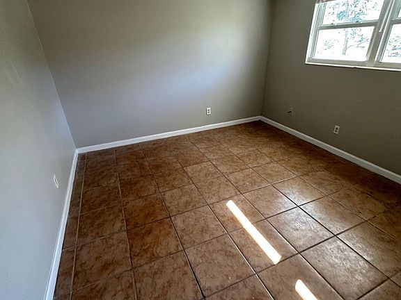 3rd image of 2851 Sophia St #8