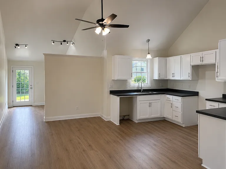 206 Woodhaven Dr — Photo 8