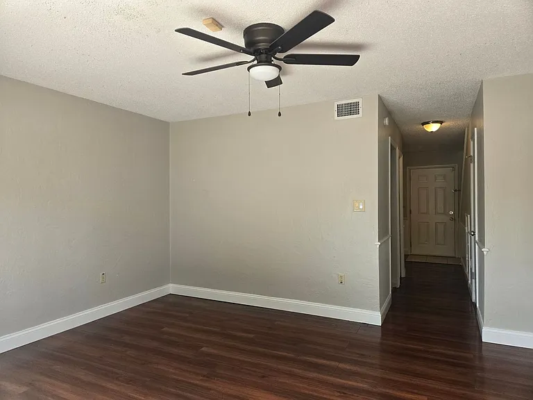 4503 NW 41st Pl — Photo 7