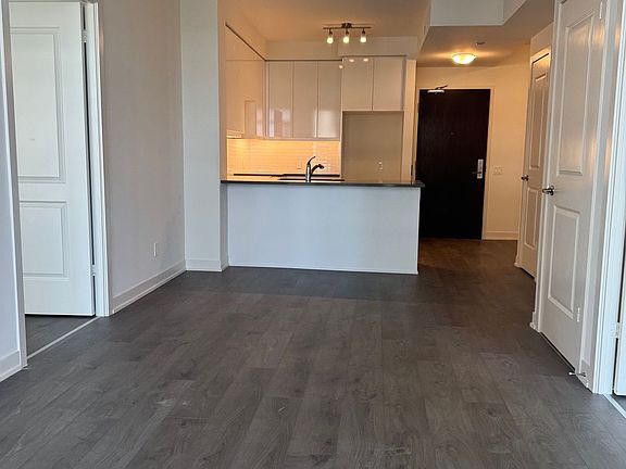 4th image of 4955 Yonge St #2305