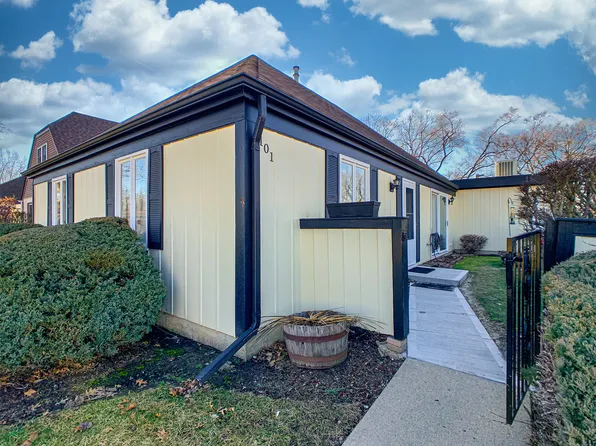 101 Garden Dr, Montgomery, IL 60538