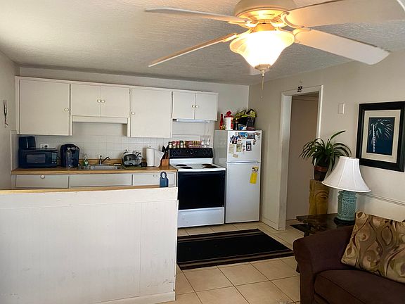 3rd image of 7605 Ridgewood Ave #161