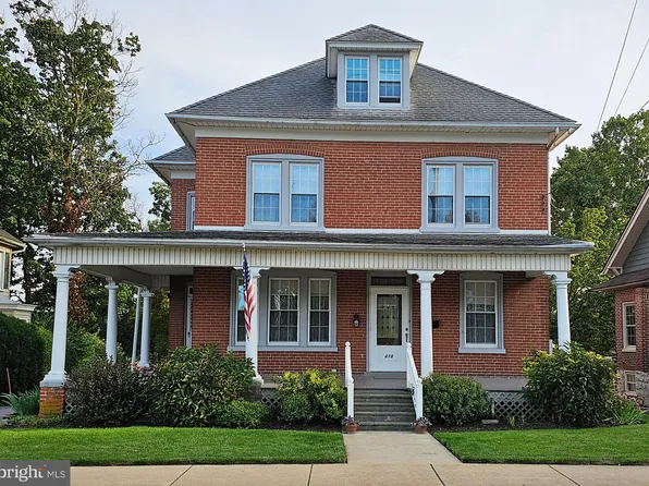 418 E Main St, New Holland, PA 17557