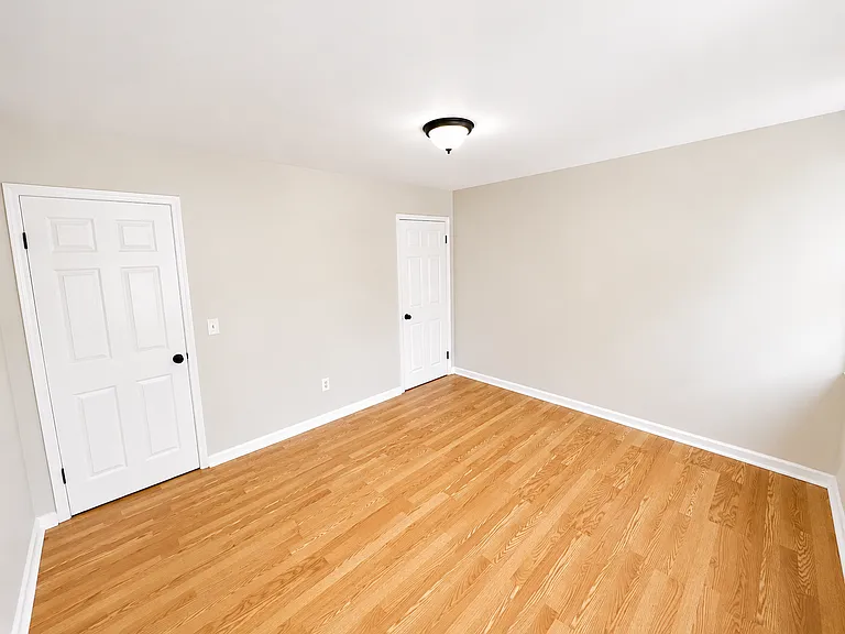 581 N 5th St #2F — Photo 11