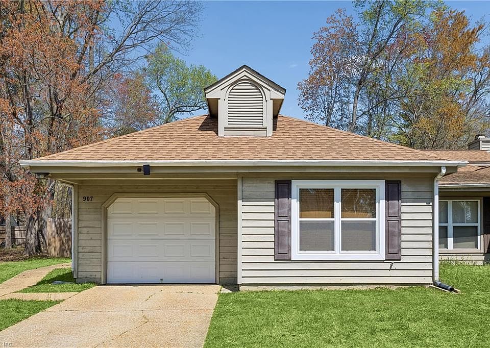 1st image of 907 Woodcreek Dr