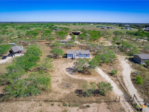 1007 County Road 773, Devine, TX 78016