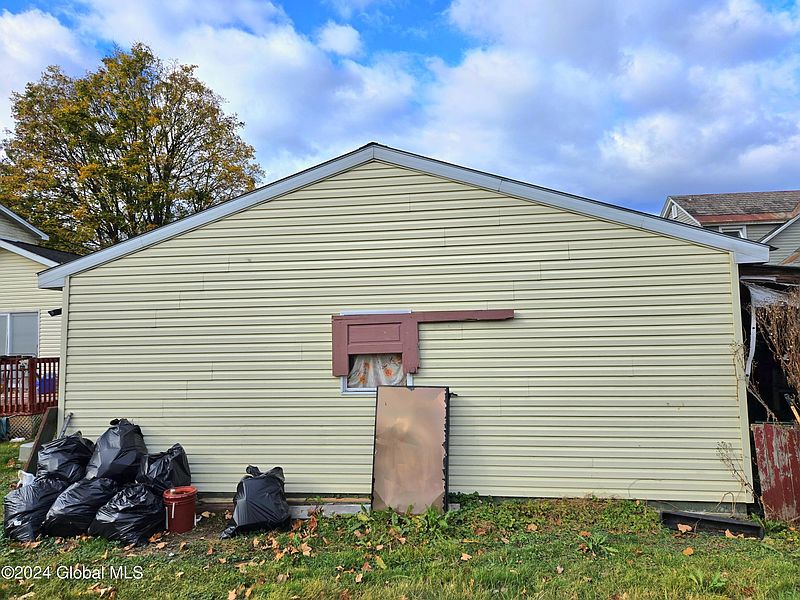 4th image of 576 Lower Allen Street