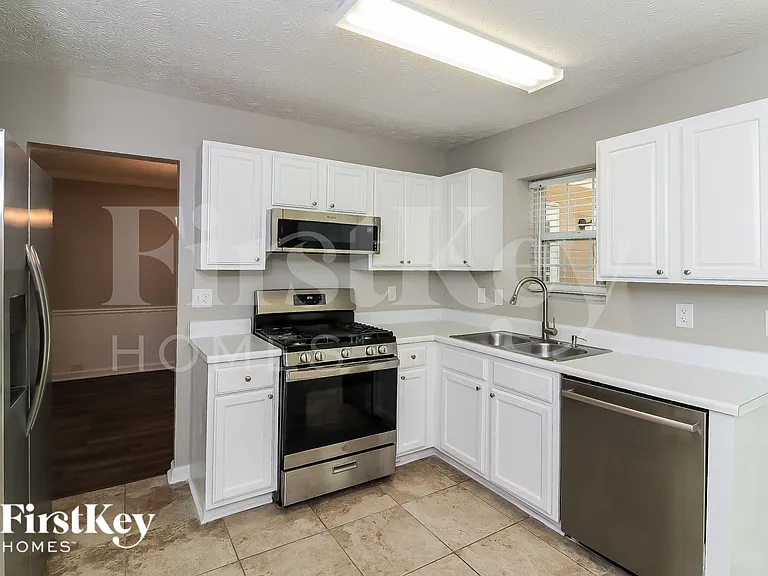 4224 Arrowhead Pointe — Photo 5