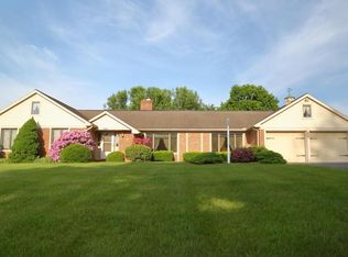 350 Hillcrest Dr, Ephrata, PA 17522