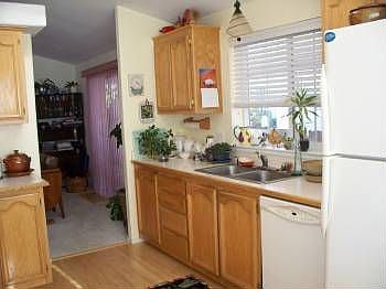 3rd image of 501 Moorpark Way Space 28