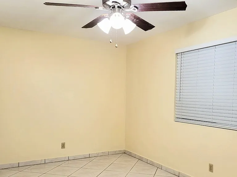 2613 Carnation Ave — Photo 6